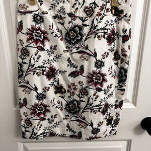 FEMININE + POLISHED – Ann Taylor LOFT Floral Print Pencil Skirt | Size 8